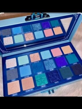 Jeffree Star Blue Blood Eyeshadow Palette